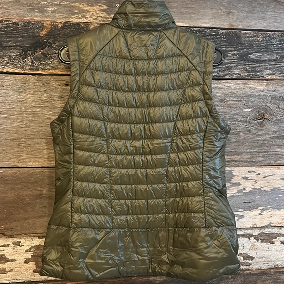 NWT Mountain Hardware Ghost Shadow Vest - Picture 3 of 14